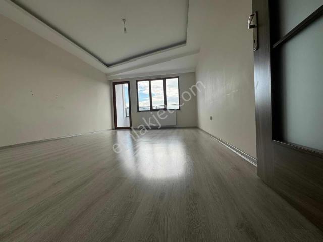 Ümraniye Elmalıeknet Mh.2+1 Büyük Ve Ferah Kiralık Daire