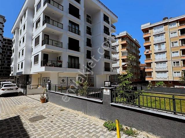 Ümraniye Elmalıkent Mh.3+1 Ebeveyn Banyolu Otoparklı Satılık