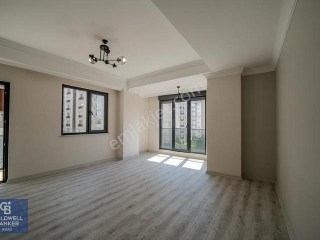Ümraniye Elalmış Cad Kiralık 2+1 Sıfır Daire Balkonlu Otopark