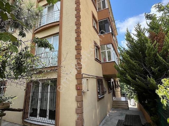 Ümraniye Esenşehir Mahallesinde Kiralık 2+1 Daire
