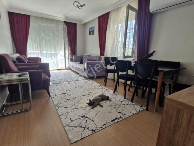 Ümraniye Esenşehir Mh 2+1 90m Arakat Kilerli Depolama Alanlı