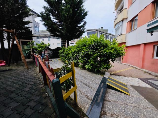 Ümraniye Esenevler’de Prestijli Konumda, Manzaralı Ve Otoparklı Satılık Daire ✨ 3+1