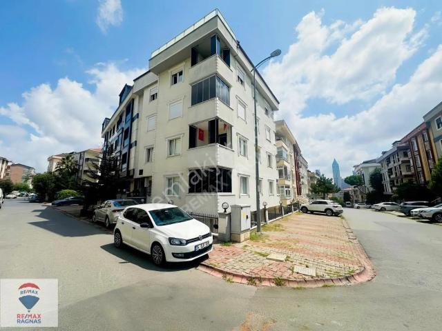Ümraniye Esenevler Mahallesinde Kiralık 3+1 Bahçe Katı