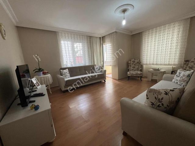Ümraniye İstiklal Mh. Sınırsız Kredi Ara Kat 2+1 Satılık Daire