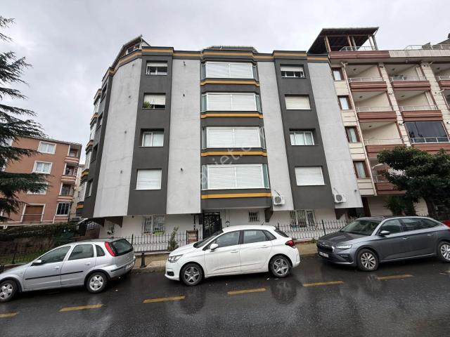 Ümraniye Kaymakamlık Karşısı 165m2 İçi Temiz Kiralık 3+1 Daire