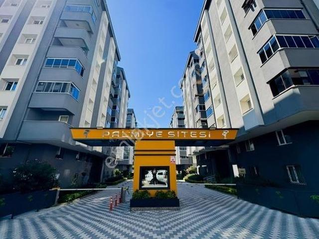 Ümraniye Madenler'de Site İçerisinde Metroya Yürüme Ferah 2+1!