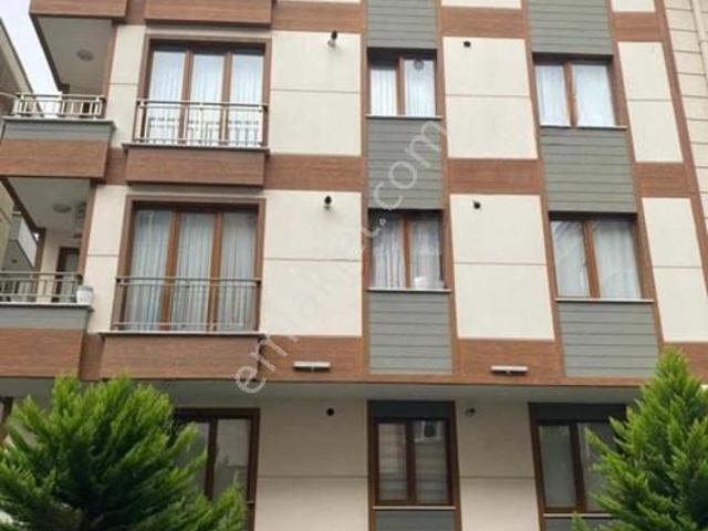 Ümraniye Merkezde Yeni Bina Kiralık 2+1 Daire