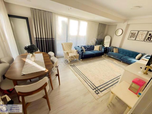 Ümraniye Metrogarden'a Komşu 2+1 2 Balkon 2 Wc Arakat
