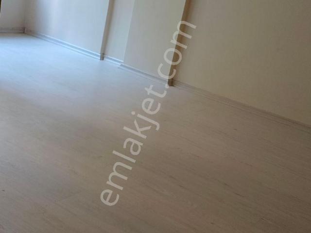 Ümraniye Mithatpaşa Caddesi Üzerinde 3+11.kat Metro Yürüme 130 Metre Kiralık