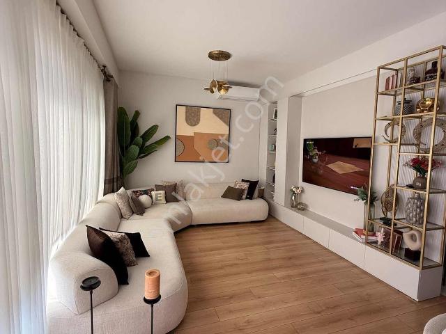 Ümraniye Narlı Bahçe Evleri'nde 2+1 Kiralık Daire