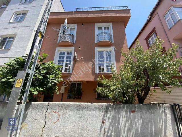 Ümraniye Parseller Mah.'de 2+1 85 M² Ara Kat Satılık Daire