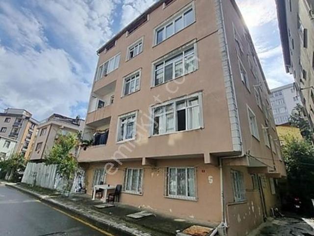 Ümraniye Parseller Mahallesinde Kiralık 2+1 Daire Çatı Katı
