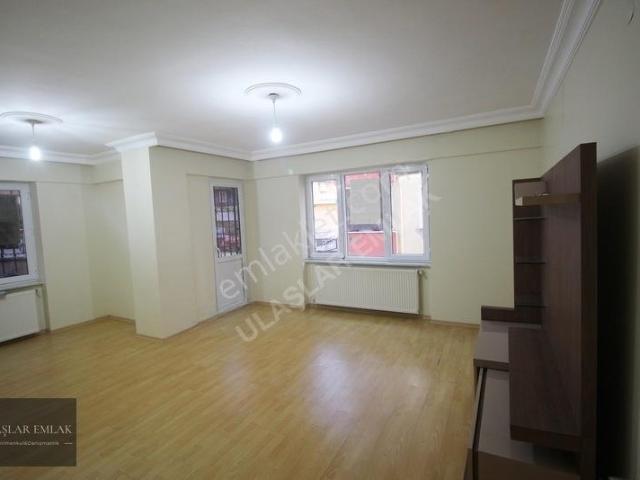 Ümraniye Site Mah 2+1 110 M2 Satılık Giriş Daire