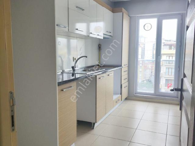Ümraniye Site Mahallesi Site İçi 2+1 100 Metre 7.kat Kiralık Daire