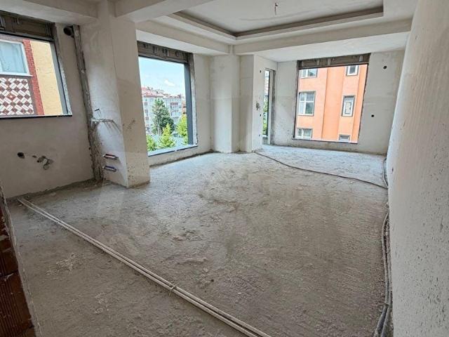 ÜMRANİYE ÇARŞİNİN İÇİNDE 2+1 95m2 CADDE ÜZERİNDE ULTRA LÜKS SATILIK DAİRE