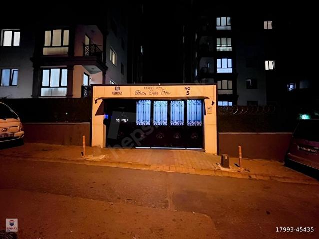 ÜMRANİYE İNKILAP MAHALLESİ'NDE SİTE İÇERİSİNDE FERAH DAİRE