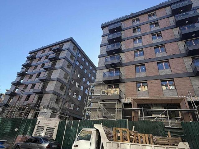 ÜMRANİYE İSTİKLAL MAHALLESİ MODERN YENİ BİNA 2+1 SATILIK