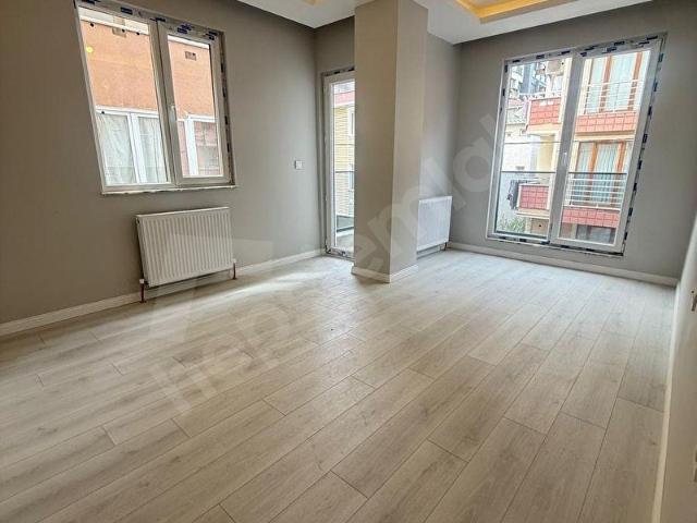 ÜMRANİYE SATILIK DAİRE 2+1 SIFIR ÇİFT BALKONLU İFM&METRO 5 DK !