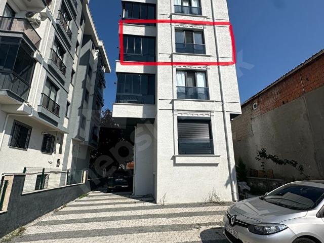 ÜMRANİYEMETRO'YA YAKIN AÇIK OTO PARK KİRALIK 3+1 ARA KAT DAİRE