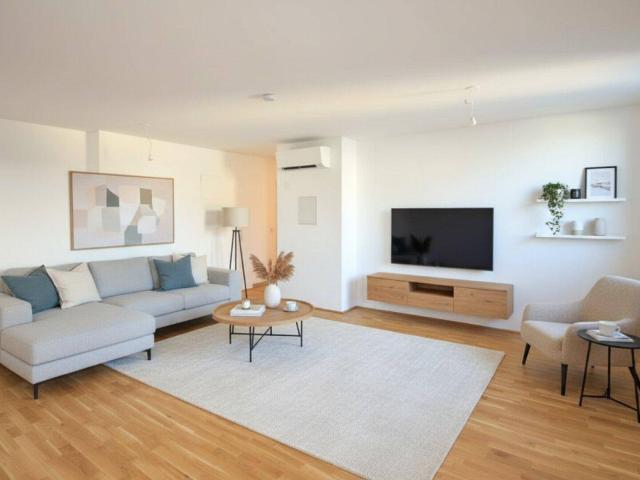UMS ECK 51 – Klimatisierte 3 Zimmer Wohnung mit Terrasse