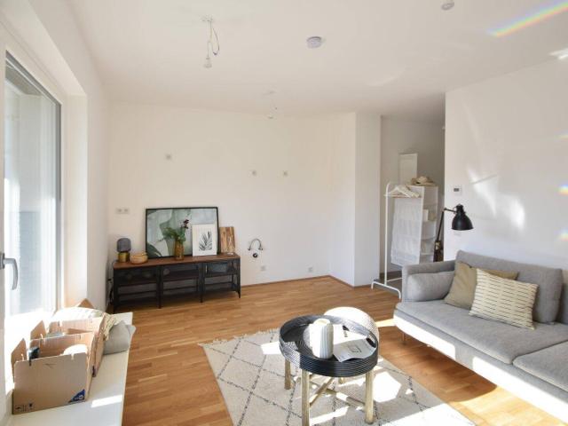 UMS ECK 51 – 2,5 Zimmer Eigentumswohnung mit Atelier und Garten