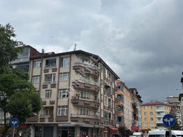 Umut Emlak'tan Şehir Merkezinde 154 M2 3+1 Daire