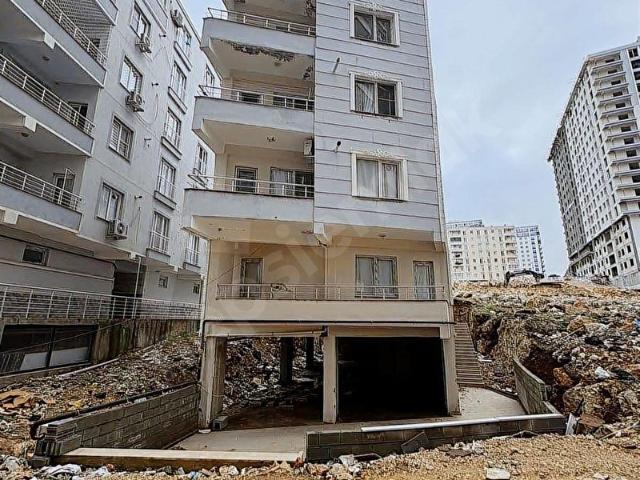 UMUT EMLAK'TAN ESKİ AVM ARKASI SATILIK AYRI MUTFAKLI 2+1 DAİRE