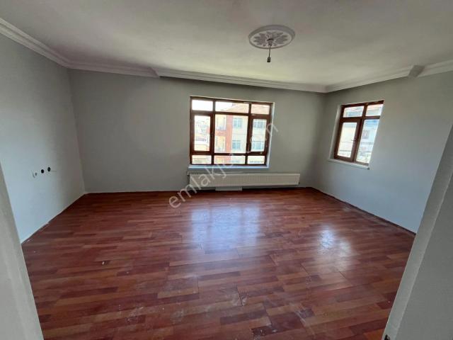 Umut 19 Dan 30 Ağustos Mah. 3.katta Öncephe Kiralık 3+1 Daire