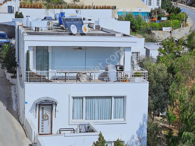 Umurca Emsalsiz Genişlikte 200 M2 3 Banyolu 3+1+1 Satılık Daire