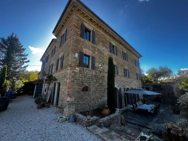 Un Tesoro nel Cuore delle Marche 430m² Arcevia