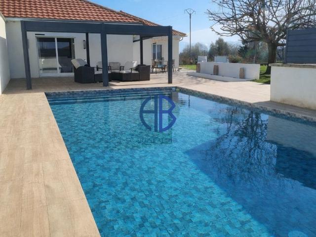 Un véritable air de vacances à la maison: piscine, calme, e. 120m² Saint Didier de la Tour