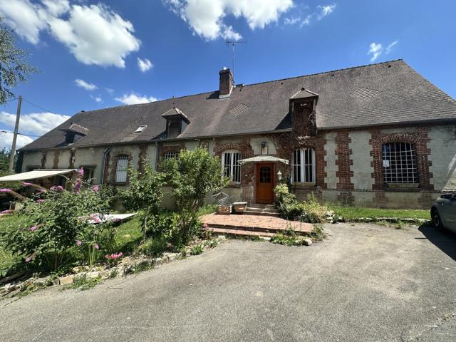 Un véritable havre de paix aux portes du Vexin – Corps de ferme avec fort potentiel ? Maison 9 pièces – 6 chambres – 230 m²