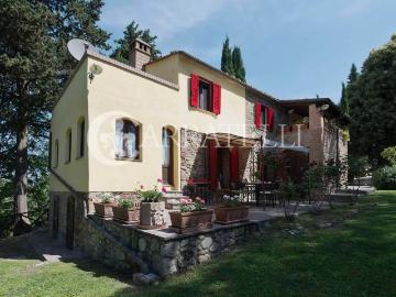 Un angolo di paradiso immerso nel cuore della campagna tosca. 220m² Volterra