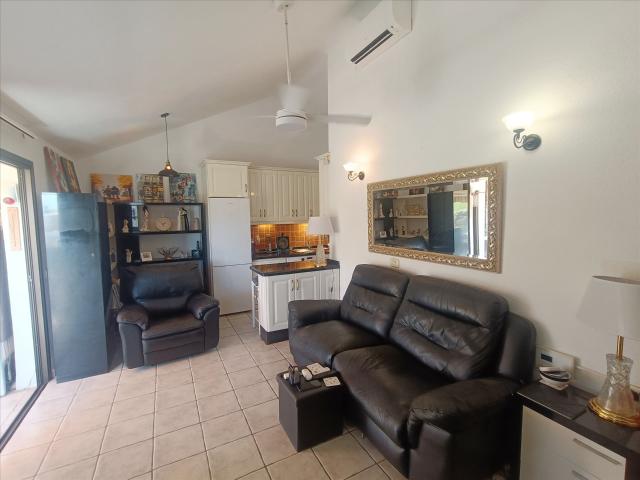 Un apartamento en la última planta, situado en una urbanizac. 84m² Golf Del Sur