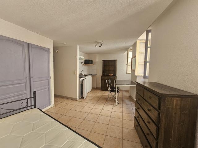 Un appartement 1 pièces MEUBLE GRASSE