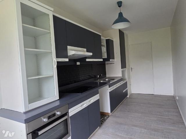 Un appartement 3 chambres proche du centre ville avec emplacement voiture