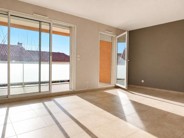 UN APPARTEMENT T3 AVEC TERRASSE ET GARAGE A PERPIGNAN SUD