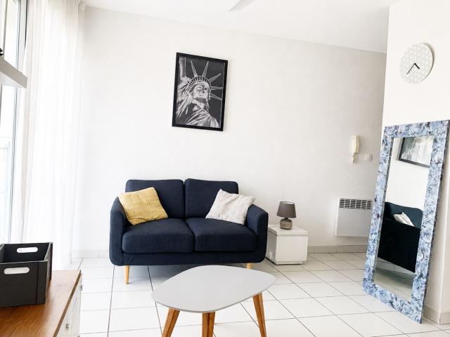 UN APPARTEMENT T1Bis, MEUBLE, AVEC BALCON, A PERPIGNAN SECTEUR KENNEDY