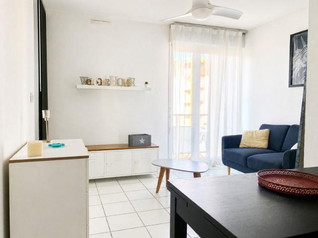 UN APPARTEMENT T1Bis, MEUBLE, AVEC BALCON, A PERPIGNAN SECTE