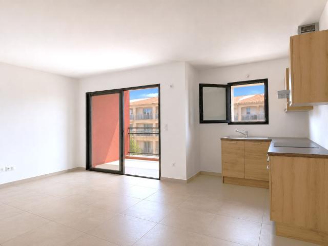 UN APPARTEMENT T2, AVEC TERRASSE ET PARKING, A PERPIGNAN SUD