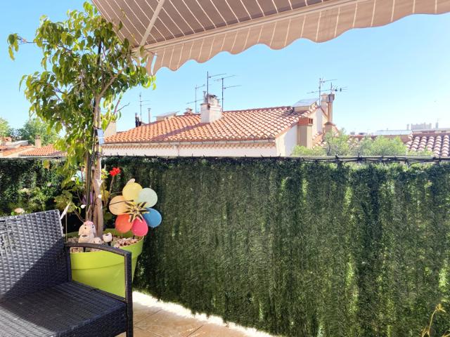 UN APPARTEMENT T4 AU DERNIER ETAGE, AVEC GARAGE ET CAVE, A P