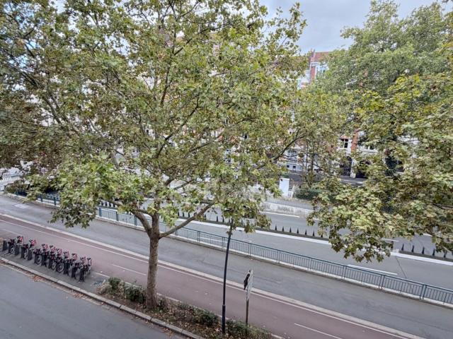 Un Appartement Au Charme Fou, À L’Esprit Cocooning Secteur B. 59m² La Madeleine