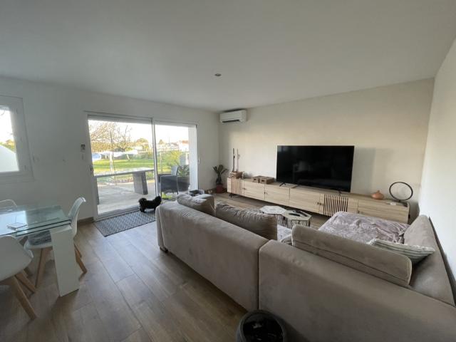 Un appartement de 100 m2 donnant sur deux terrasses et le ja