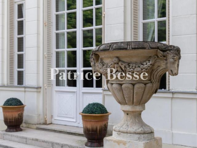Un appartement de 295 m², entièrement rénové, dans un châtea. 295m² Montgeron