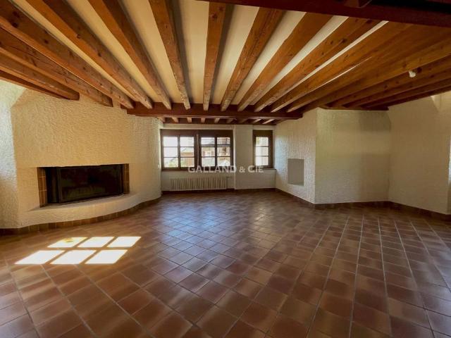 Un appartement de 3.5 pièces en duplex avec une grande terrasse