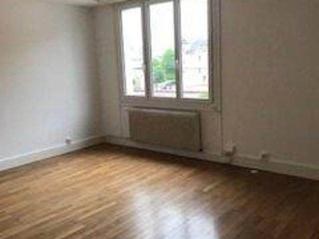 Un appartement rénové en centre ville T3 avec balcon