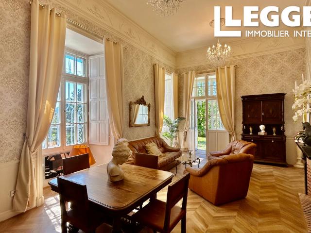 Un Art de Vivre au Château: Appartement de Charme en Rez de Jardin près de Mirepoix et Lac de Montbel