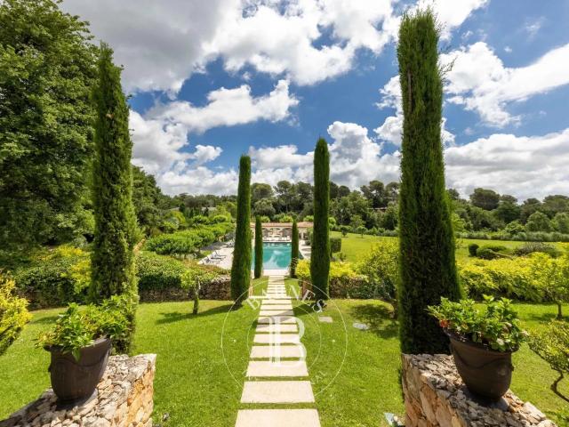 Un art de vivre sans équivalent sur la Riviera 688m² La Colle sur Loup