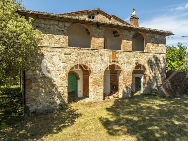 Un’Autentica dimora toscana immersa nella quiete della campa. 980m² Cetona