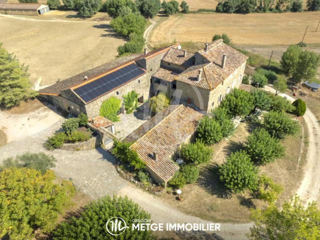 Un Bien Unique, Chargé D’Histoire, Au Prestige Rare 430m² Servas
